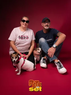 Una delle fotografie realizzate durante lo shooting Pets on Set al Novara DogShow. Foto professionale di un cane con il suo padrone durante Pets on Set al Novara DogShow