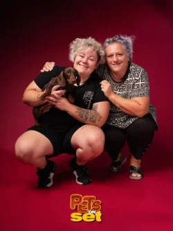 Una delle fotografie realizzate durante lo shooting Pets on Set al Novara DogShow. Foto professionale di un cane con il suo padrone durante Pets on Set al Novara DogShow