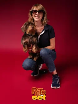 Una delle fotografie realizzate durante lo shooting Pets on Set al Novara DogShow. Foto professionale di un cane con il suo padrone durante Pets on Set al Novara DogShow