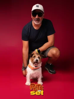 Una delle fotografie realizzate durante lo shooting Pets on Set al Novara DogShow. Foto professionale di un cane con il suo padrone durante Pets on Set al Novara DogShow