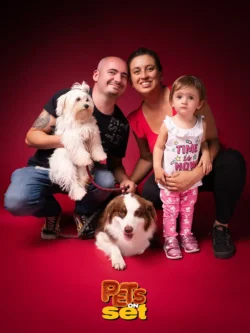 Una delle fotografie realizzate durante lo shooting Pets on Set al Novara DogShow. Foto professionale di un cane con il suo padrone durante Pets on Set al Novara DogShow