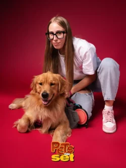 Una delle fotografie realizzate durante lo shooting Pets on Set al Novara DogShow. Foto professionale di un cane con il suo padrone durante Pets on Set al Novara DogShow