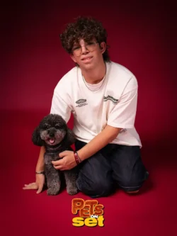 Una delle fotografie realizzate durante lo shooting Pets on Set al Novara DogShow. Foto professionale di un cane con il suo padrone durante Pets on Set al Novara DogShow