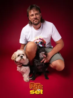 Una delle fotografie realizzate durante lo shooting Pets on Set al Novara DogShow. Foto professionale di un cane con il suo padrone durante Pets on Set al Novara DogShow