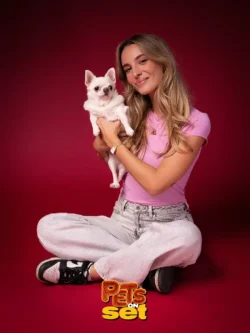 Una delle fotografie realizzate durante lo shooting Pets on Set al Novara DogShow. Foto professionale di un cane con il suo padrone durante Pets on Set al Novara DogShow